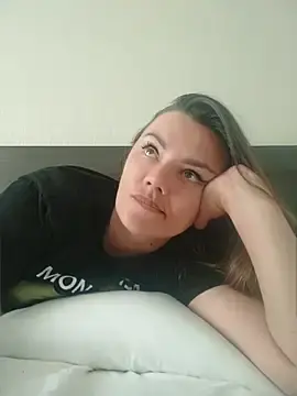 Stripchat Sex Cam of KrissSexi