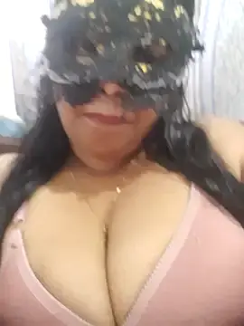 Stripchat Live Sex Cam of chubby_wife