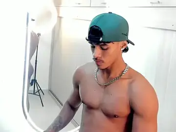 Stripchat Sex Cam of Joao_da_silva19