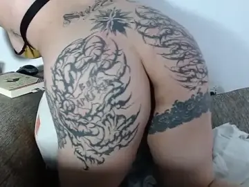 Stripchat Free Porn Cam of liseth_01hot