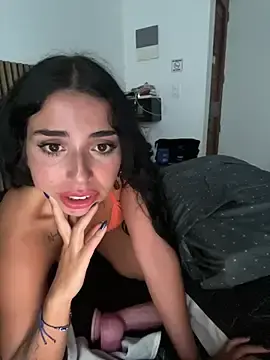 Stripchat Live Sex Cam of sweetbrunette22