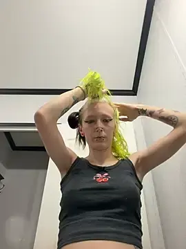 Stripchat Free Porn Cam of Twisted_Alice