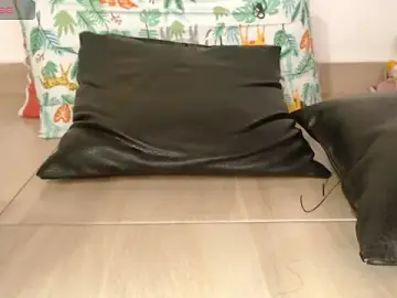 Stripchat Live Sex Cam of staylor29