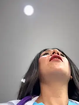 Stripchat Free Porn Cam of CAROLINE__07