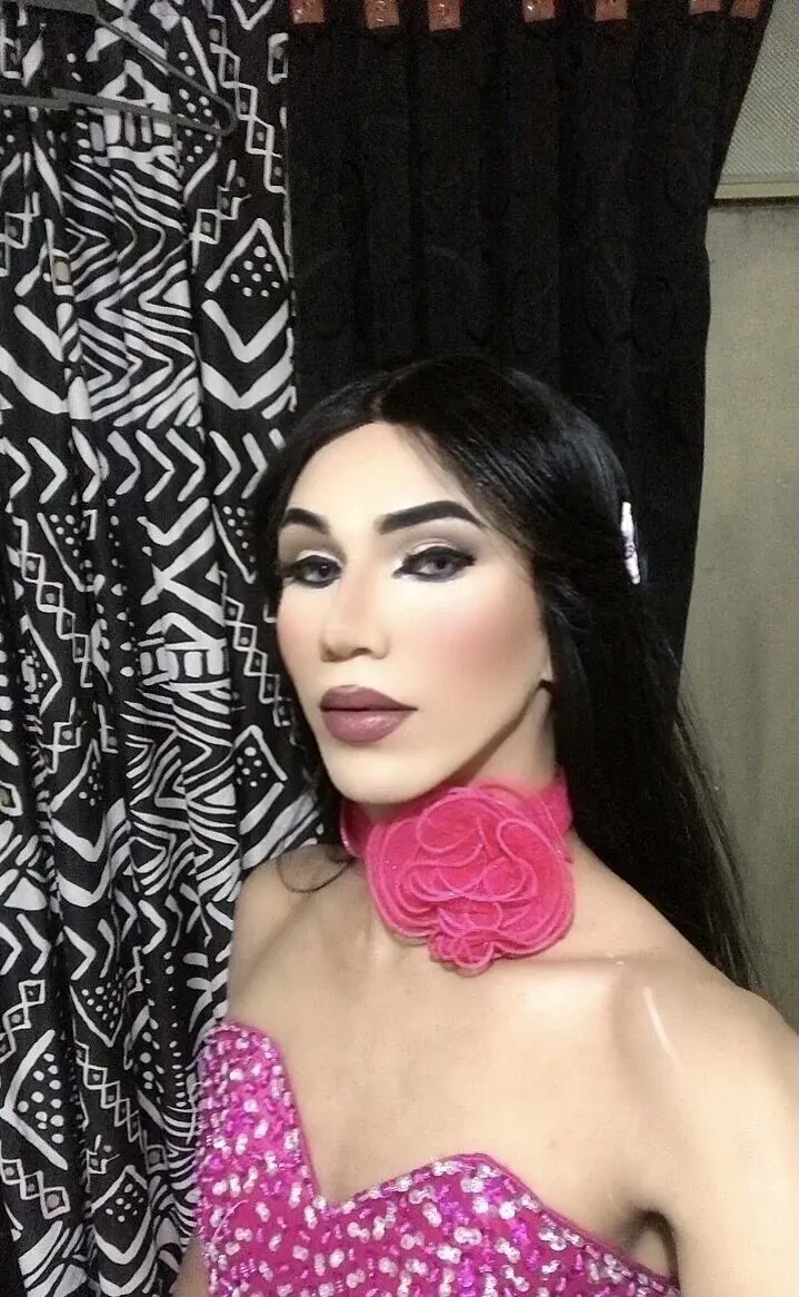 emelly_horny_