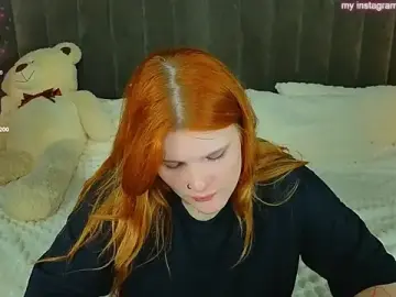 Stripchat Live Sex Cam of Clumsy_Nana