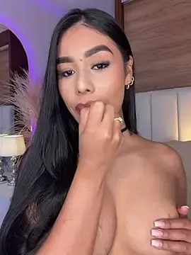 Stripchat Adult Webcam of Rossie_Blooms