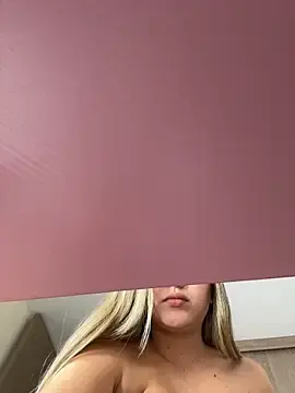 Stripchat Sex Chat of lunablossom_