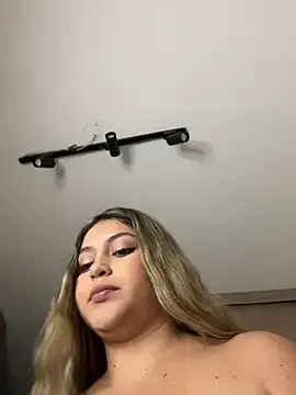 Stripchat Adult Video Chat of lunablossom_
