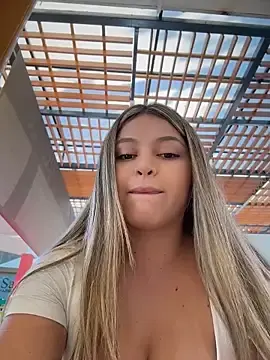 Stripchat Adult Webcam of lunablossom_