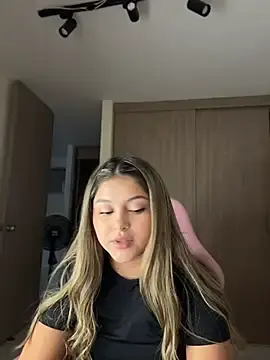 Stripchat Adult Video Chat of lunablossom_