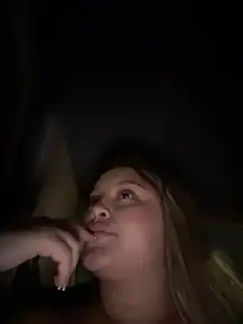 Stripchat Watch Live Sex Cams of lunablossom_