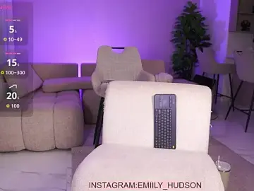 Stripchat Live Sex Cam of emily_huddson_