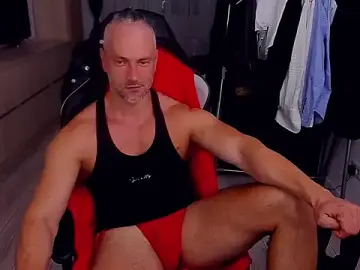 Stripchat Sex Cam of MarisMuscle