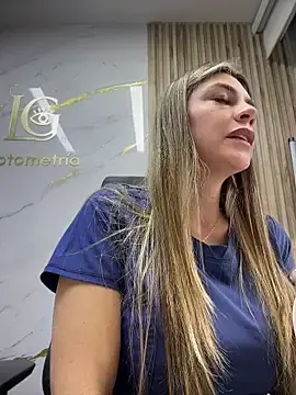 Stripchat Free Porn Cam of alicee16