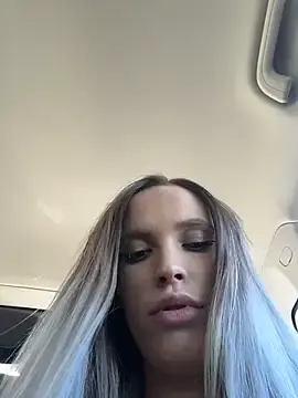 Stripchat Nude Webcam of mikkixmeow