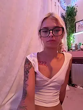 Stripchat Live Sex Cam of Terribletabby