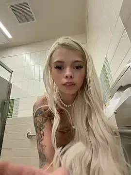 Stripchat Free Porn Cam of Terribletabby