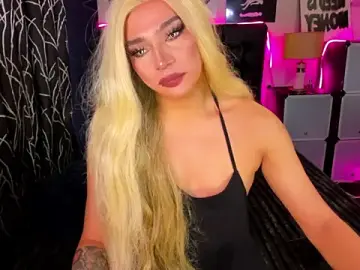 Stripchat Adult Webcam of MissCruella