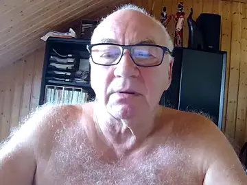 Stripchat Live Sex Cam of biggandybig