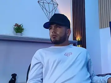 Stripchat Live Sex Cam of Kyro_Blaze