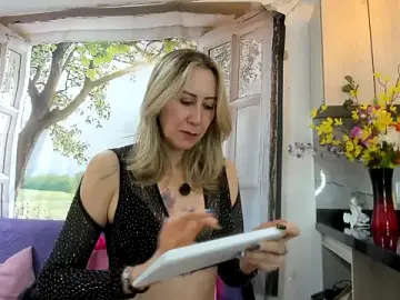Stripchat Best Webcam of ashleymilf_1