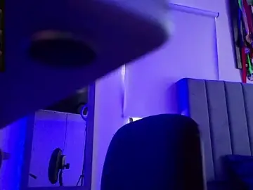 Stripchat Live Sex Cam of Bryan_robayo5