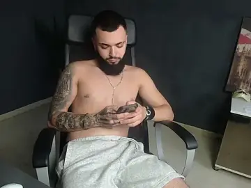 Stripchat Watch Live Sex Cams of OscarWillss
