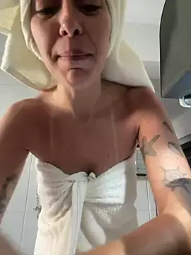 Stripchat Live Sex Cam of Gipoltergeist
