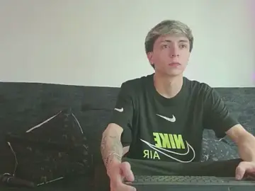 Stripchat Free Porn Cam of ethan_and_ava