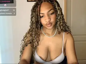 Stripchat Live Sex Cam of im_alivys_