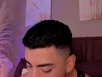 Stripchat Live Porn of Alexander_Diazz