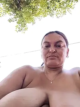 Stripchat Adult Webcam of Horny-Mommy-Dirty
