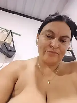 Stripchat Live Sex Cam of Horny-Mommy-Dirty