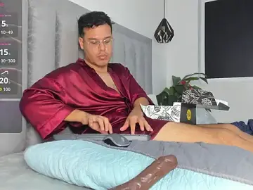 Stripchat Live Sex Cam of Liam_ruse