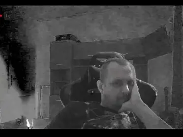 Stripchat Sex Cam of MrWhitePL