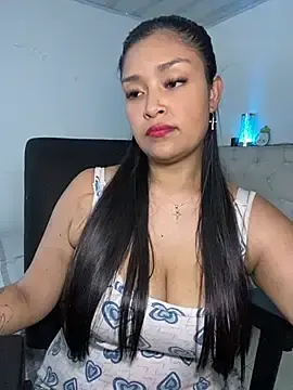 Stripchat Live Sex Cam of Simplemente_Aurora
