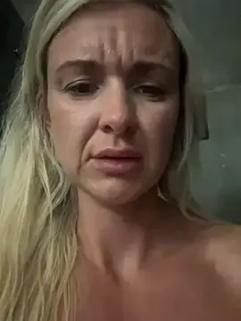 Stripchat Free Porn Cam of Bella-Tight