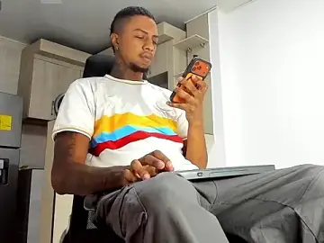 Stripchat Watch Live Sex Cams of YeremiBrowm