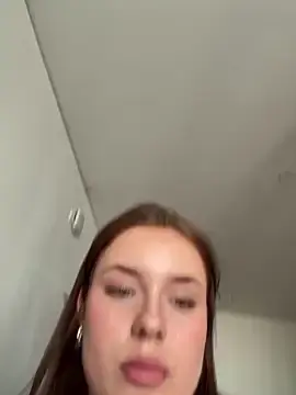 Stripchat Watch Live Sex Cams of MaribelRiver