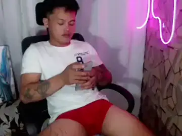 Stripchat Watch Live Sex Cams of urhot_fucker999