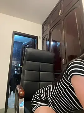 Stripchat Live Sex Cam of Sexifantasia
