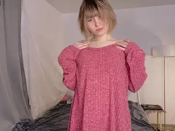 Stripchat Nude Webcam of KikiMoor