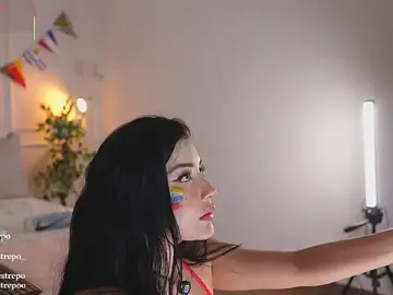 Stripchat Free Porn Cam of CATALINA_RESTREPO