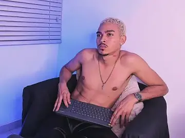 Stripchat Best live sex cam show of axelstone1