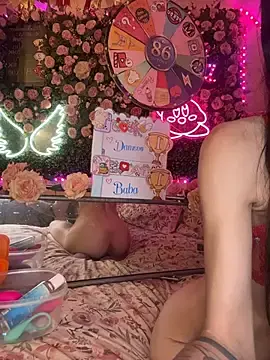Stripchat Live Porn of LoLaBellaCiaoo