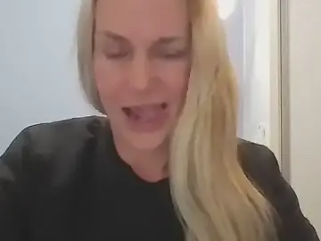 Stripchat Free Porn Cam of Annylove1