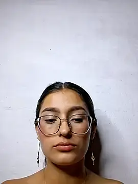 Stripchat Adult Webcam of Ary-18