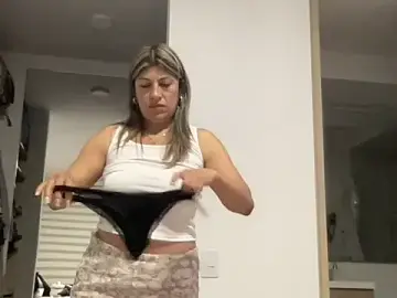 Stripchat Free Live Porn of LunaBeya