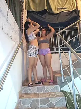 Stripchat Live Sex Cam of royalgirls_x